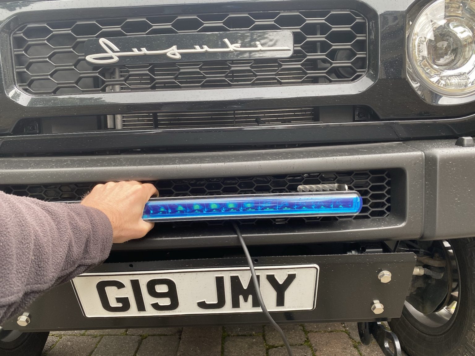 Installing an LED Light Bar on the Bumper of the New Suzuki Jimny